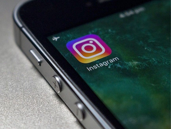 Instagram added the ability to search content by keywords